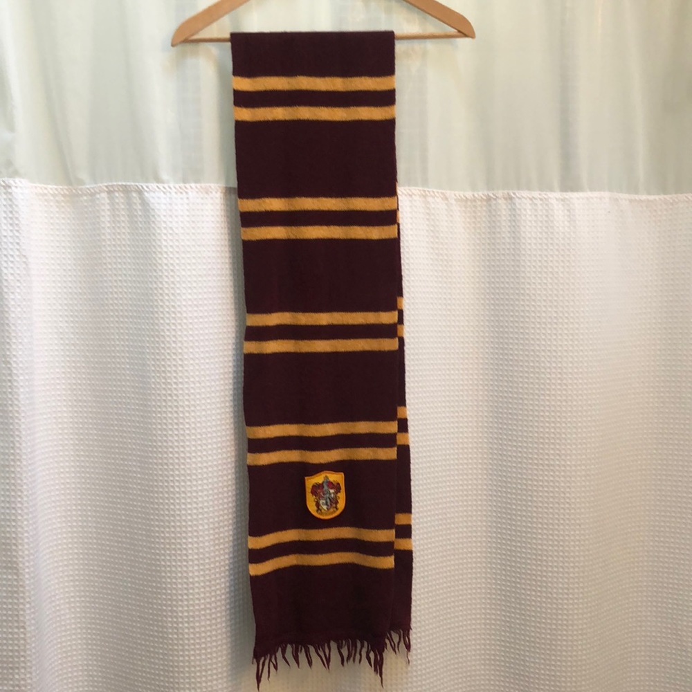 Gryffindor wool scarf